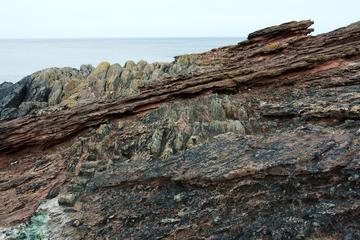 Huttons Unconformity, By marsupium photography - https://www.flickr.com/photos/hagdorned/7974454926/, CC BY-SA 2.0, https://commons.wikimedia.org/w/index.php?curid=57537534